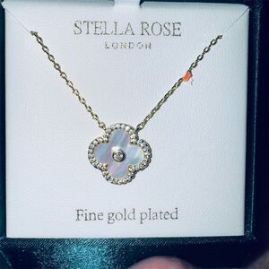 Stella Rose London Clover Pendant Necklace Gold Plated Mother-of-Pearl w halo